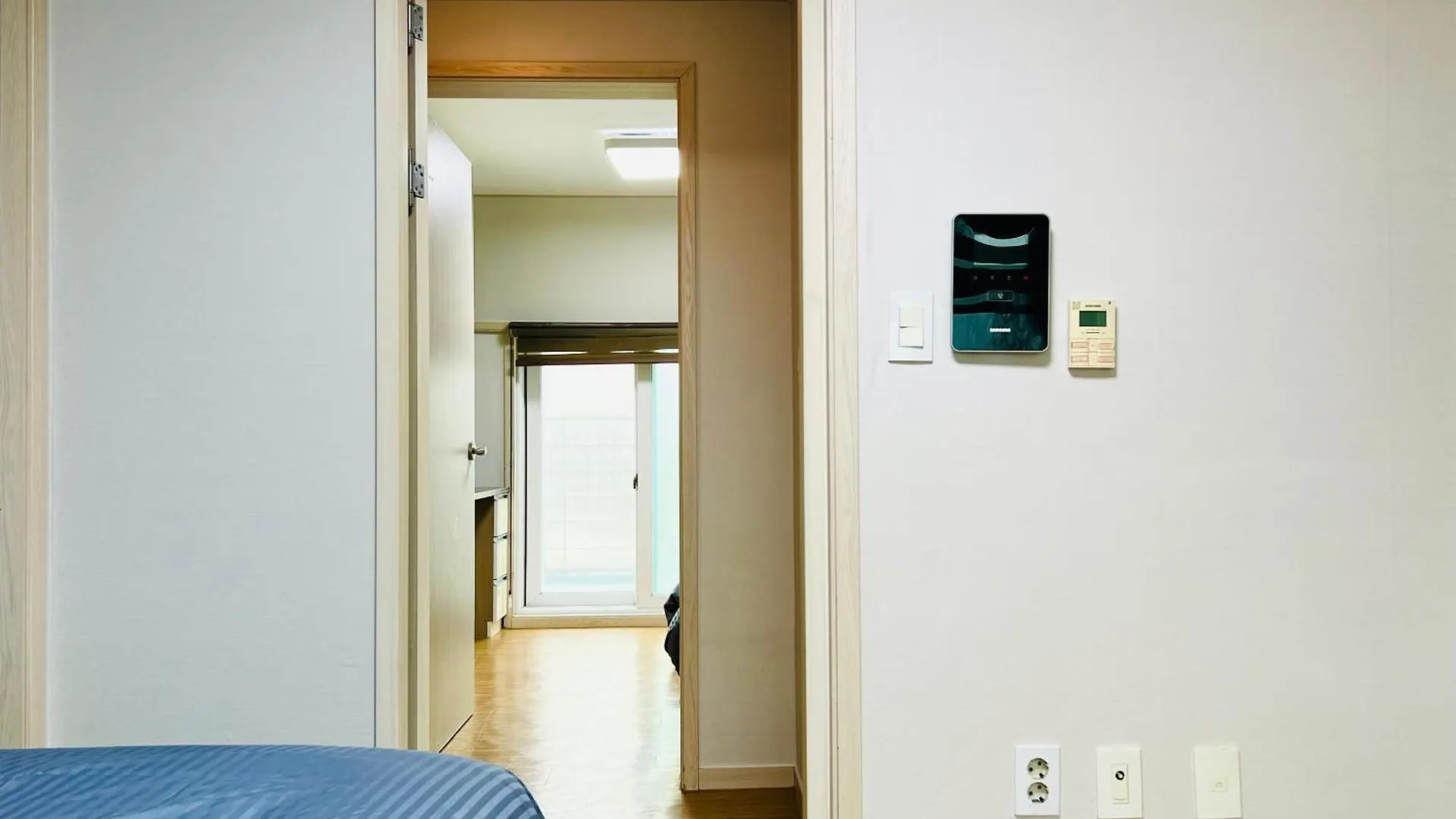 Bb Hongdae Line Hostel Seoul South Korea