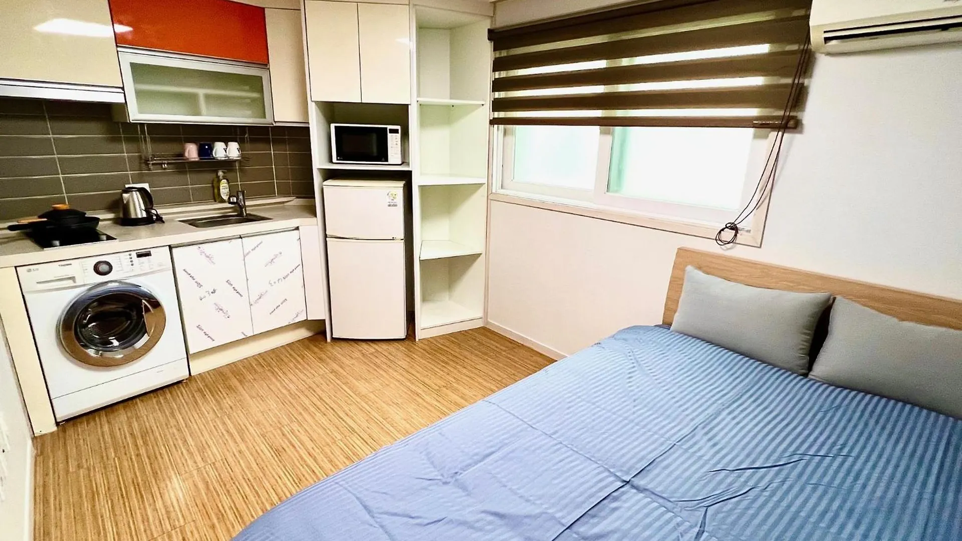 Bb Hongdae Line Hostel Seoul South Korea