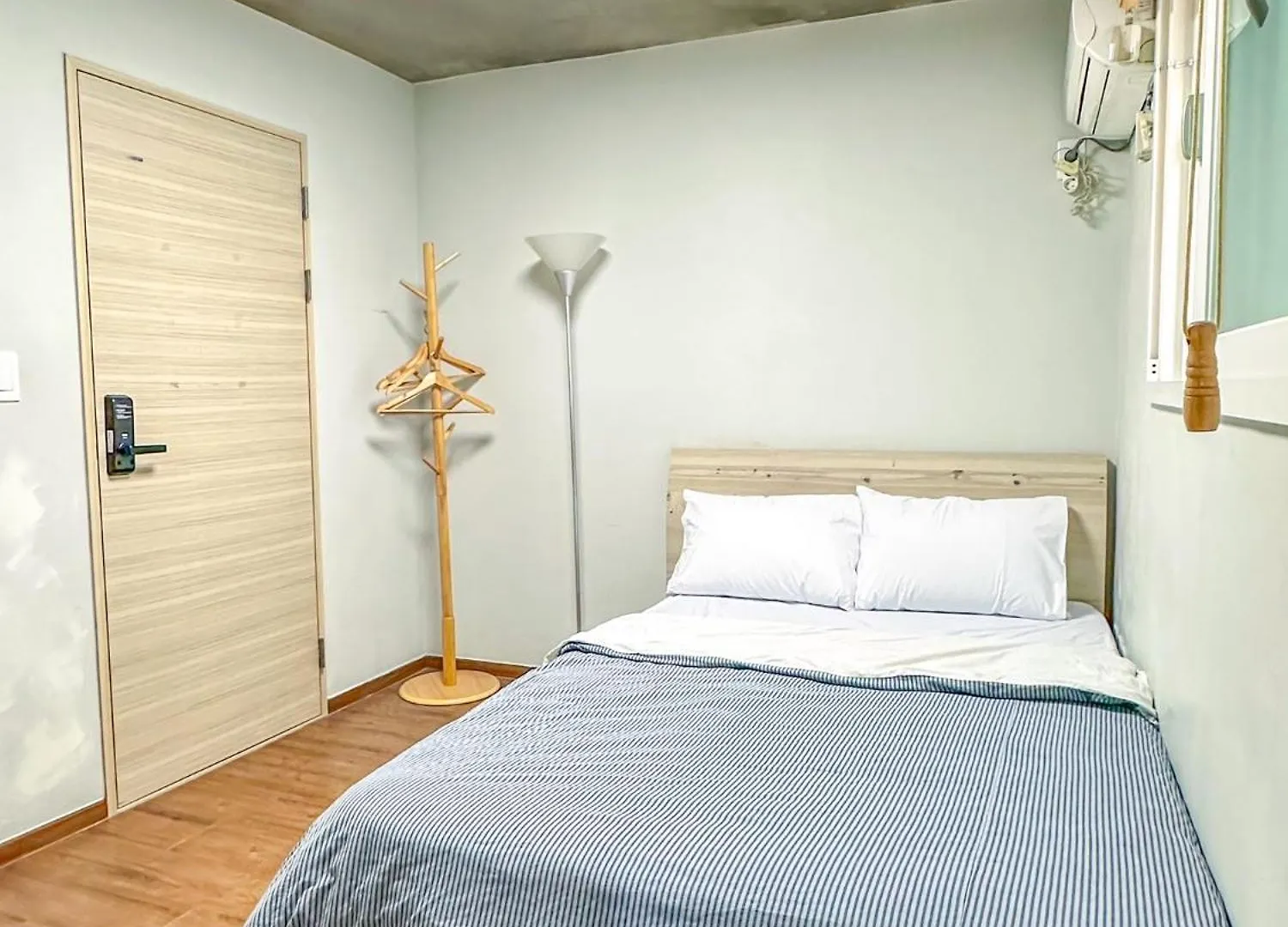 Bb Hongdae Line Hostel Seoul South Korea