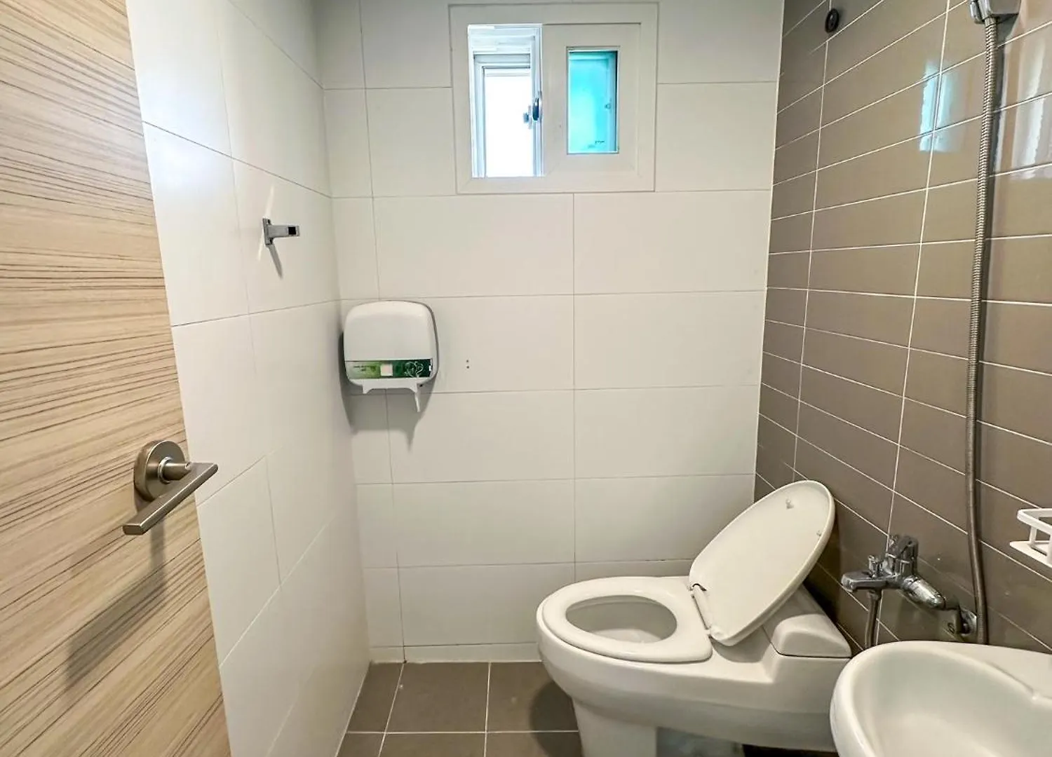 Bb Hongdae Line Hostel Seoul South Korea